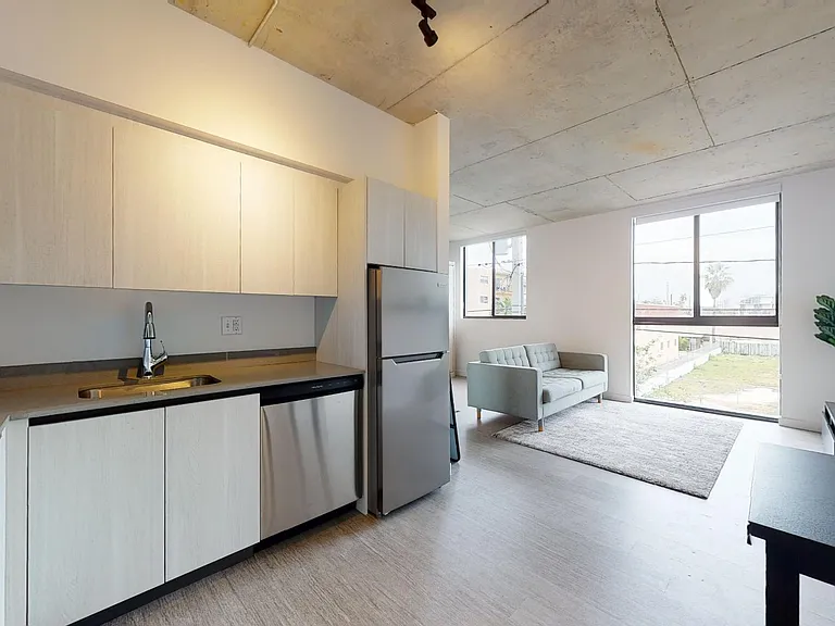726 NW 3rd St #301 — Photo 4