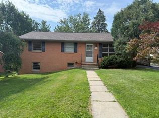 302 Burnley Dr, Staunton, VA 24401