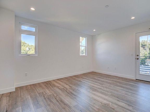 5th image of 5056 N Maywood Ave