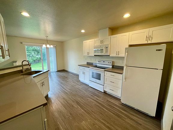 3rd image of 3708 226th St E