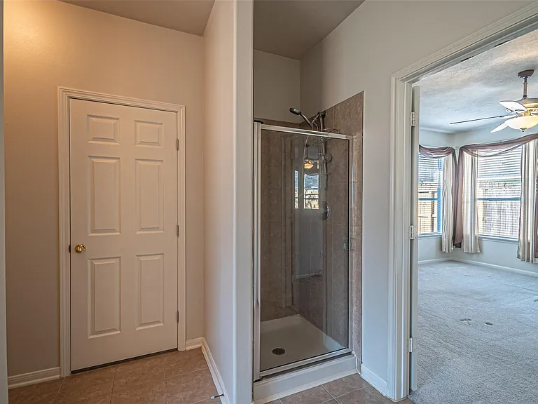 7431 Riven Oaks Ct — Photo 29