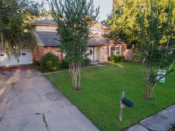 2nd image of 200 Cedar Ct