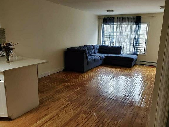 4th image of 1320 College Ave #2