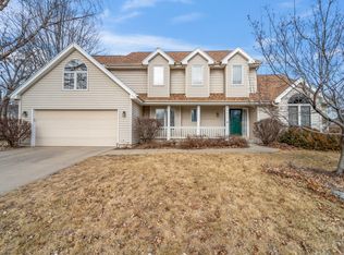 9411 Goodman Cir, Urbandale, IA 50322