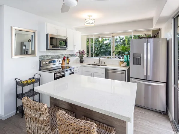 439 Keoniana St APT 201, Honolulu, HI 96815