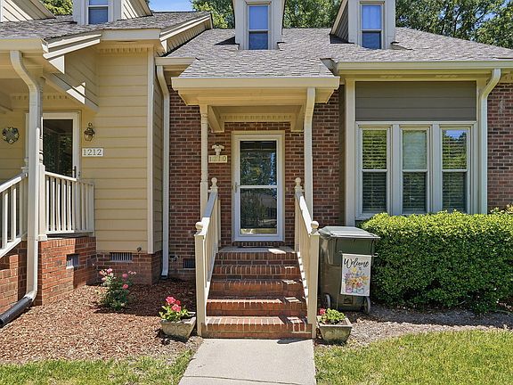 4th image of 1210 Shadowbark Ct