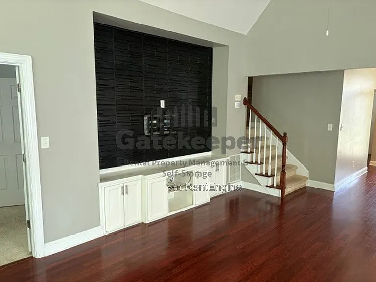 208 Lenox Dr — Photo 5