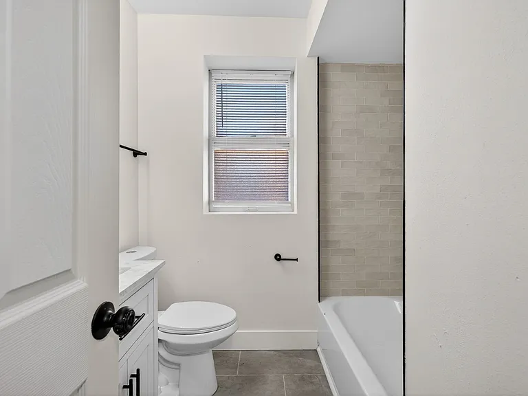 3654-3656 Phillips Pl — Photo 31