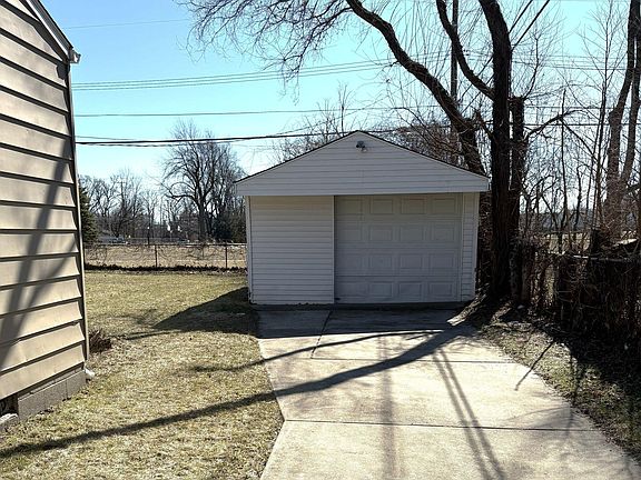 4th image of 2886 Appleridge St