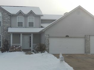 2355 Pebble Creek Dr, High Ridge, MO 63049