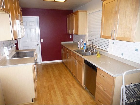 3rd image of 2521 Berrywood Dr