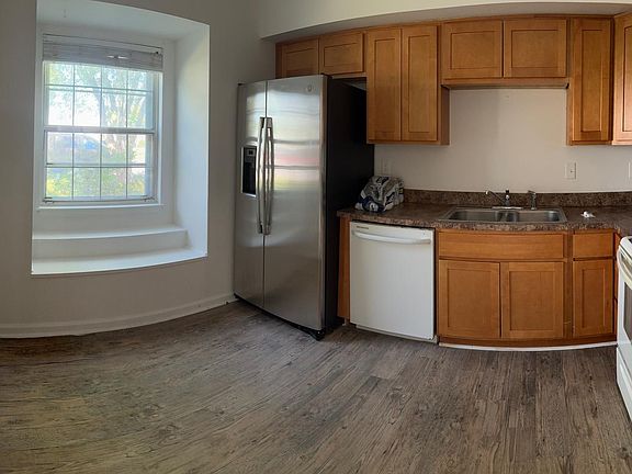 2nd image of 719 Tilden Pl
