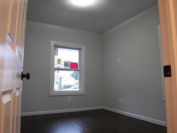 5th image of 177 Jackson Ave Fl 1ST