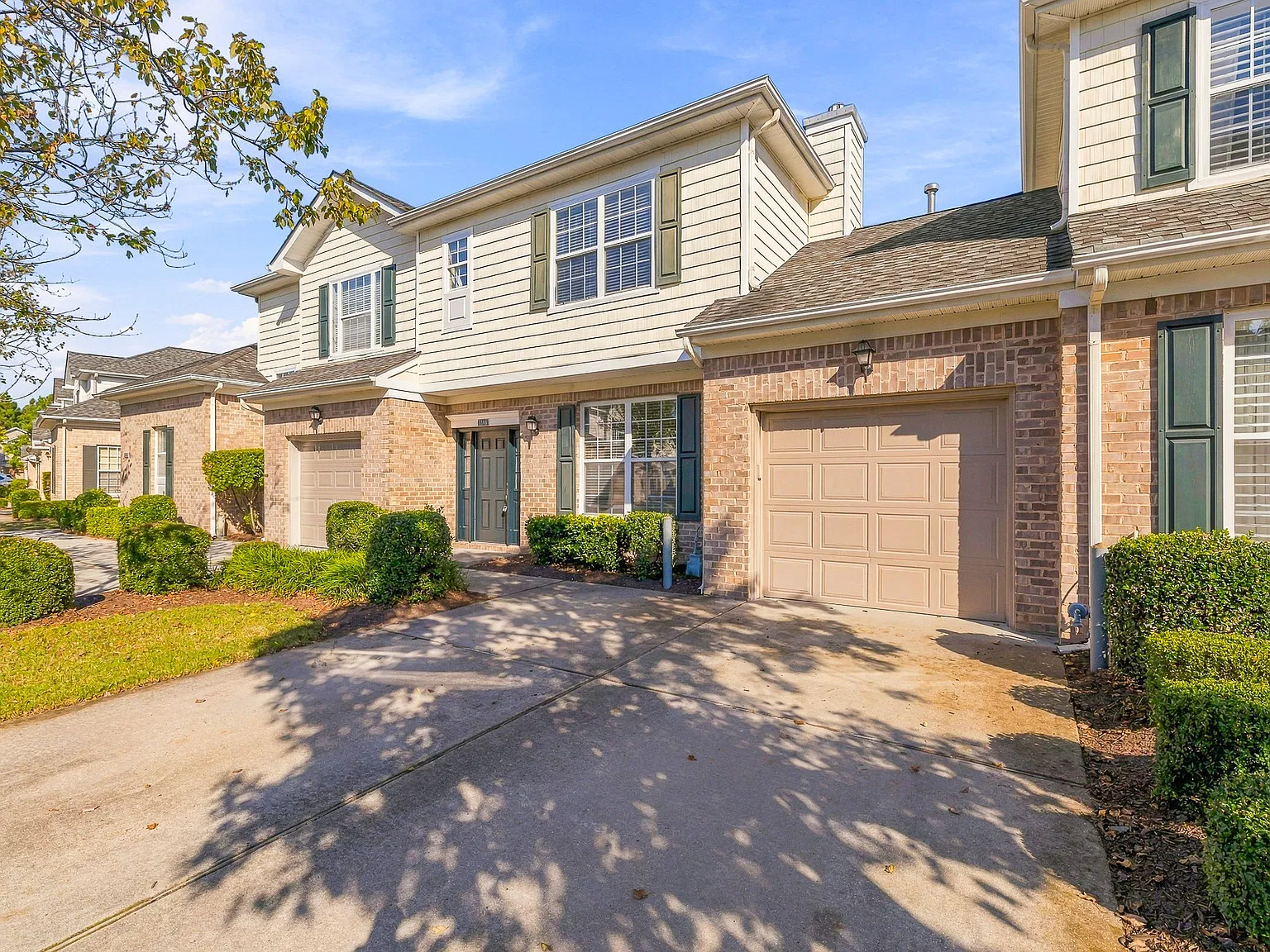 1168 Westbriar Drive - 1 — Photo 3