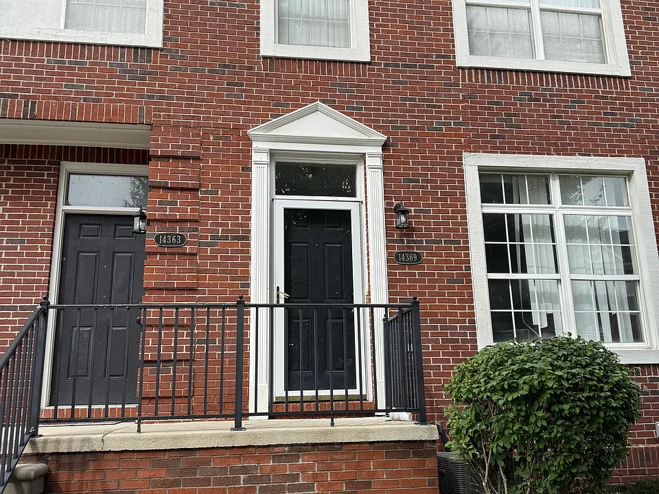 14369 Vauxhall Dr