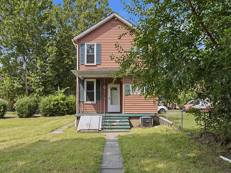827 Hinnerman St — Photo 24