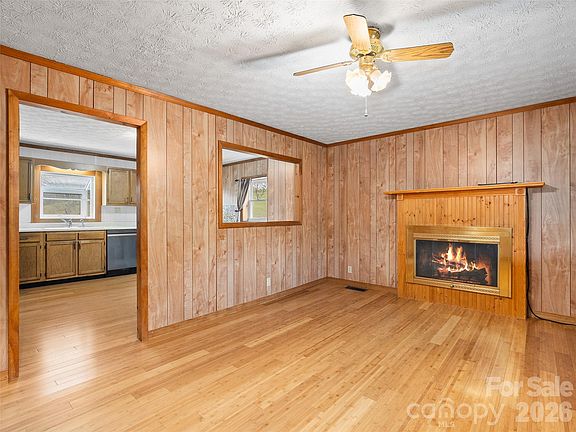 5th image of 37 Sawyer Ridge Rd