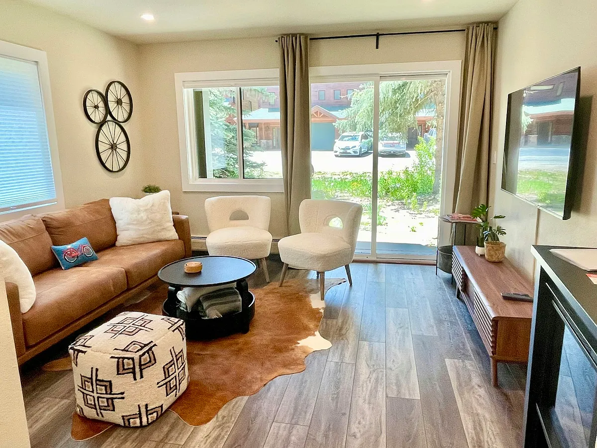 living room - 1128 Winter Park Dr #8