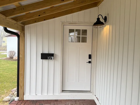 107 W Upright St Unit B, Charlevoix, MI 49720