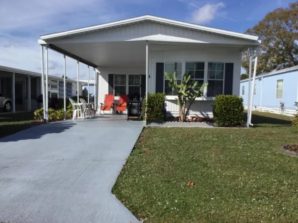 4 Alcala Lane, Port St Lucie, FL 34952