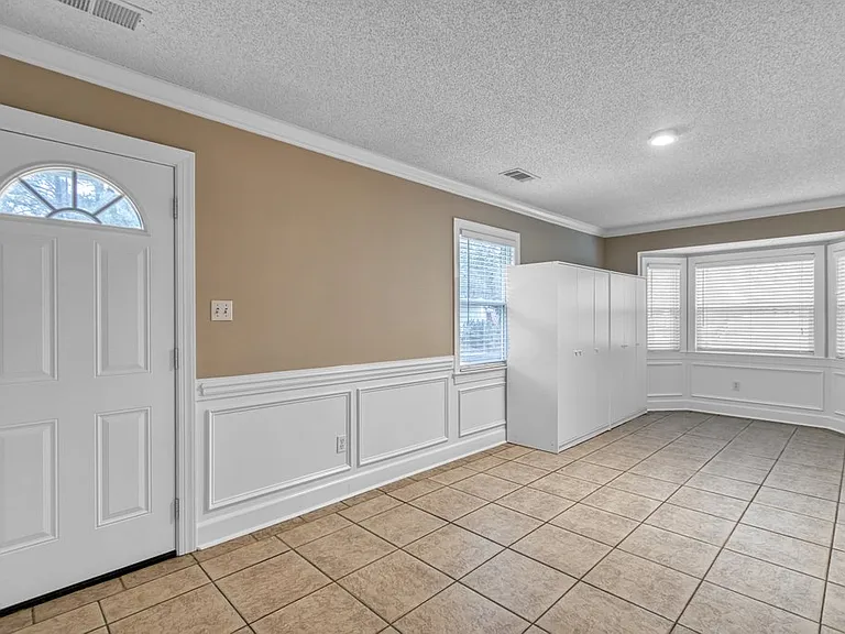 503 Pinecrest Ct — Photo 9