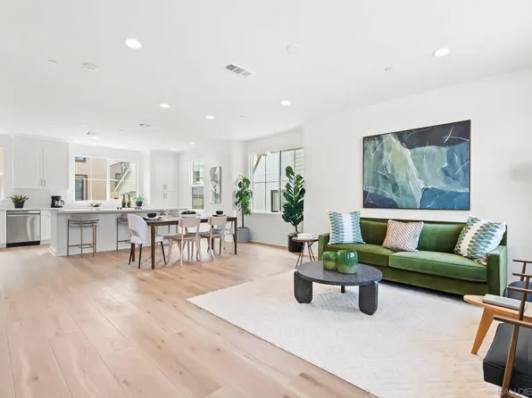 2548 Chamomile Ln, Carlsbad, CA 92008