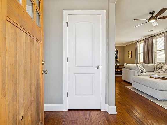 4th image of 2334 Somerset Valley Dr