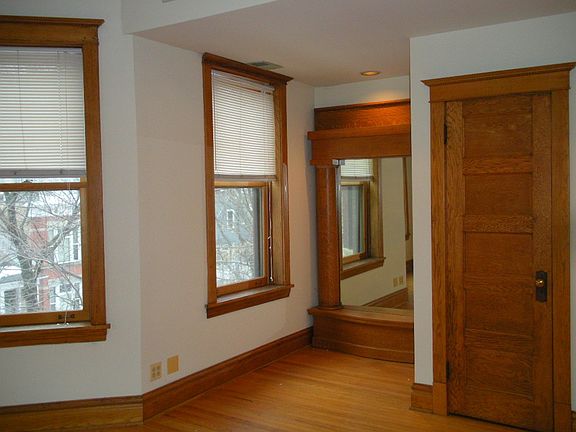4th image of 1422 W School St