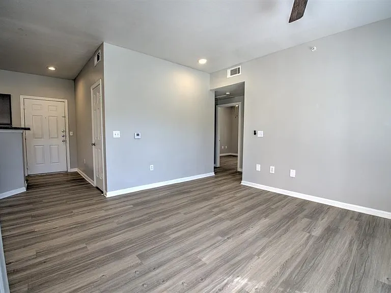 2320 Gracy Farms Ln #1323 — Photo 11