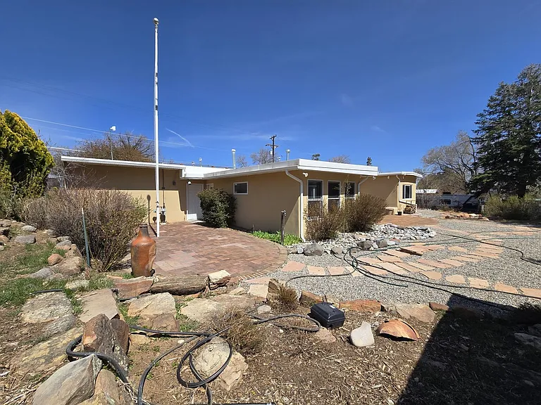4557 Trinity Dr — Photo 32
