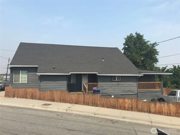 541 Walker Avenue, Wenatchee, WA 98801