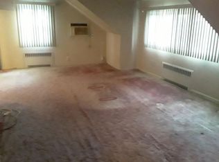 1024 N 1st St #2, New Hyde Park, NY 11040