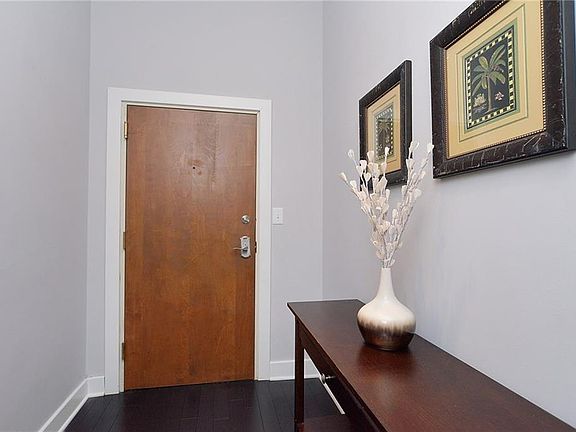 5th image of 611 N Park Ave APT 212