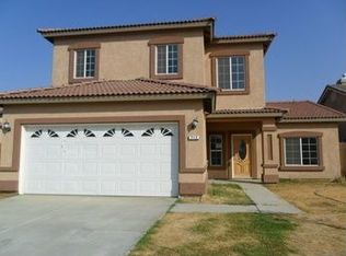712 New Zealand Dr, Bakersfield, CA