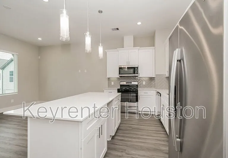 8318 Curry Rd — Photo 6