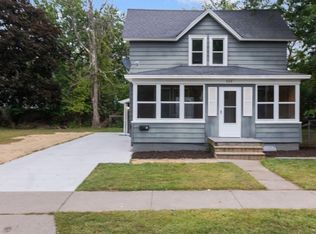 524 S Dakota Ave, New Richmond, WI 54017