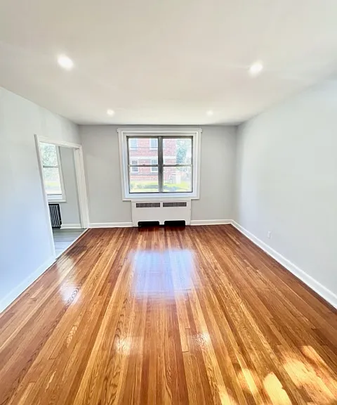 162 Park Ave — Photo 15