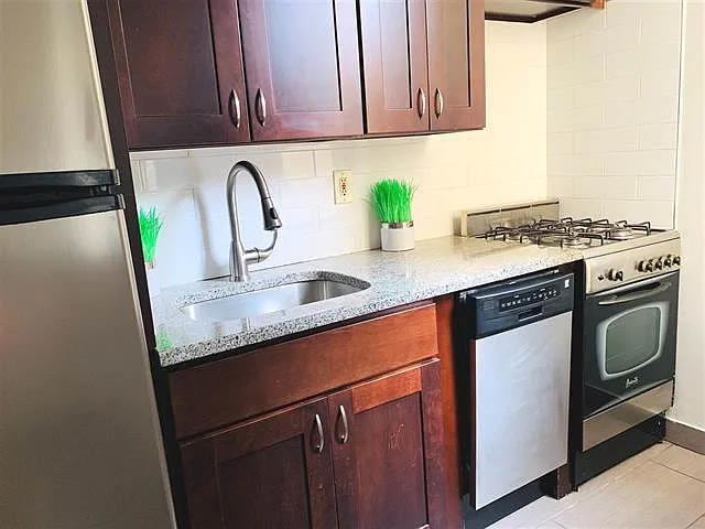 121 Garrison Ave #201 — Photo 14