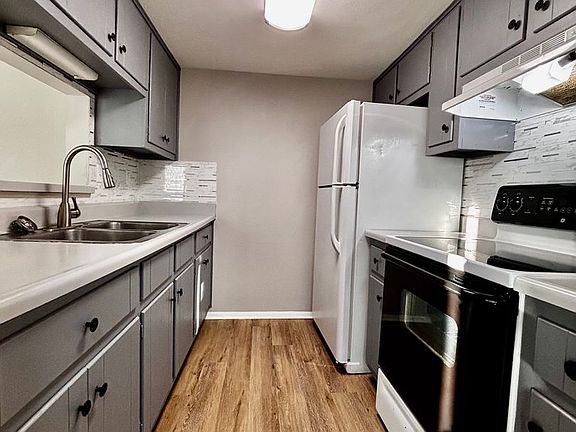 5th image of 4440 Flowerdale Ave #J