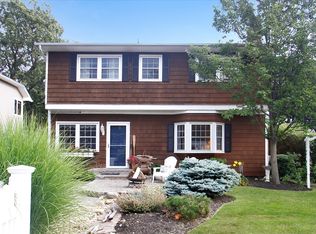19 Grand Ave, Northport, NY 11768