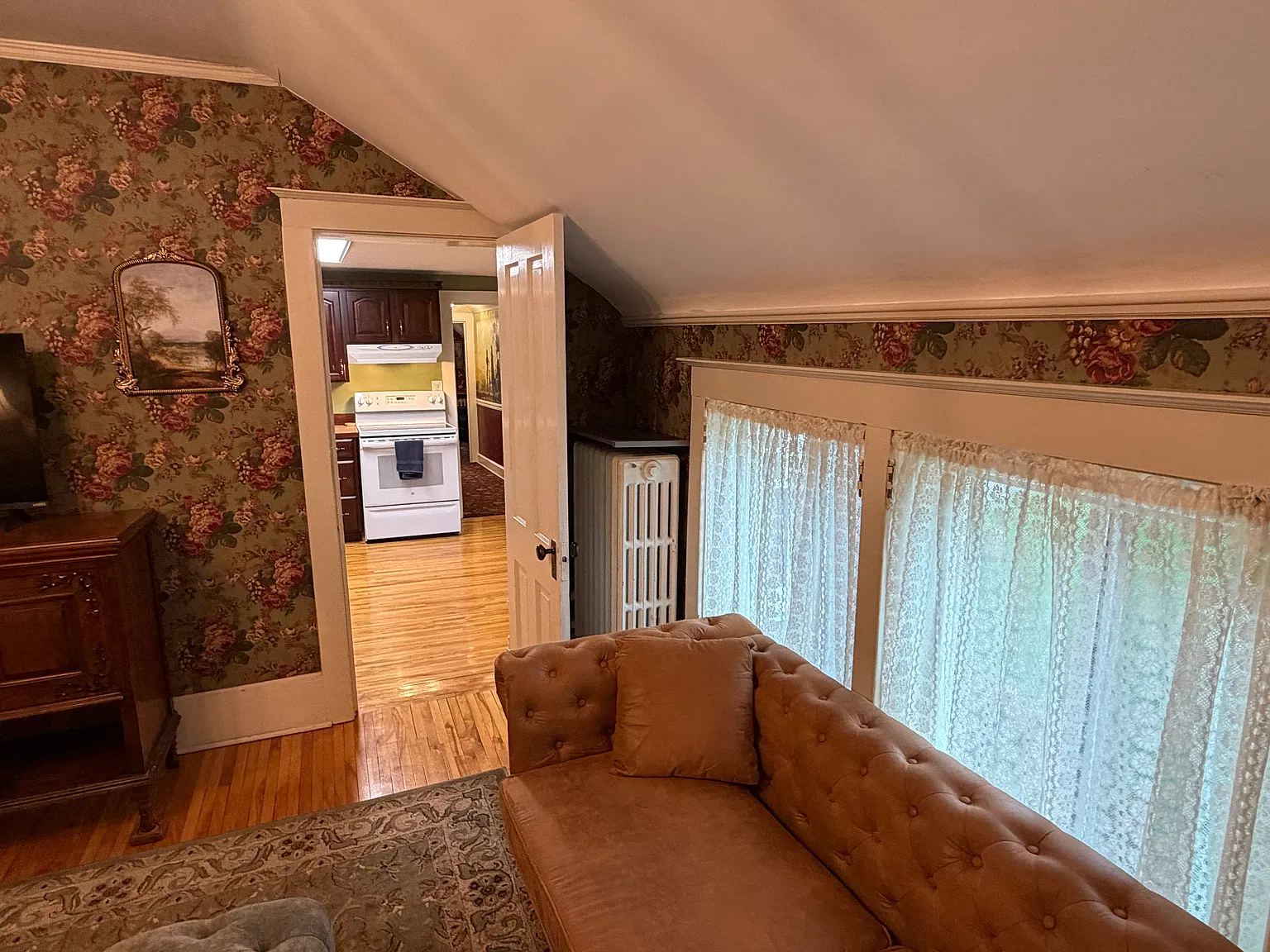 1 bed, 1.5 bath, 900 sqft, $2,000 — Photo 2