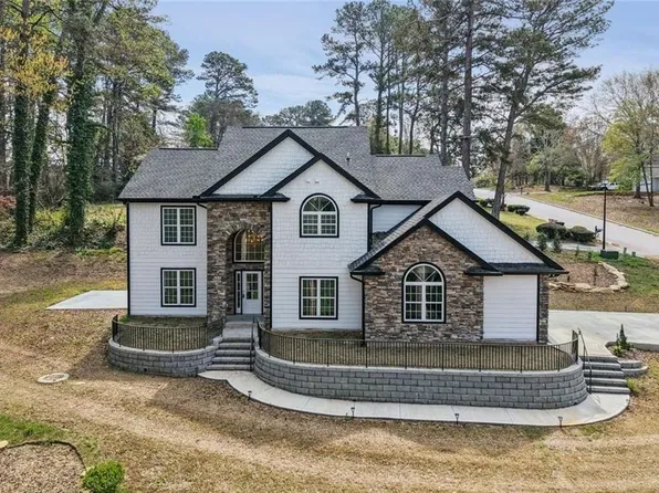 2122 Graystone Pkwy, Grayson, GA 30017