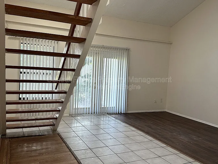 2707 Hunt Club Ln — Photo 6