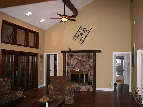 4th image of 1004 Druid Dr