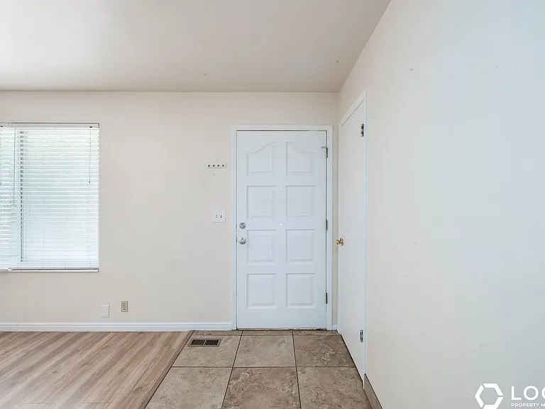 3377 S 2410 E #B — Photo 3
