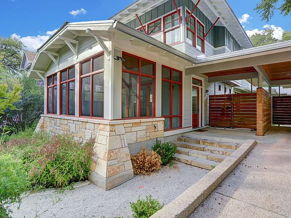 Another view of the screen in porch. This will be a room you enjoy year round.