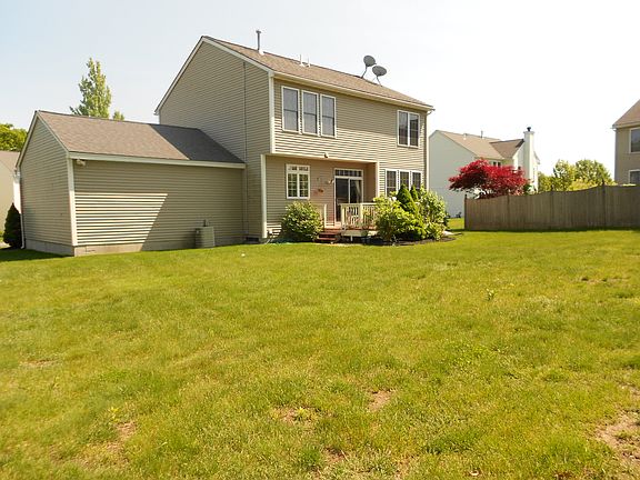 3rd image of 3 Blackstone Ln