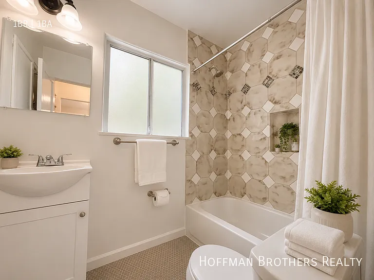 407 S Coronado St #1 — Photo 8