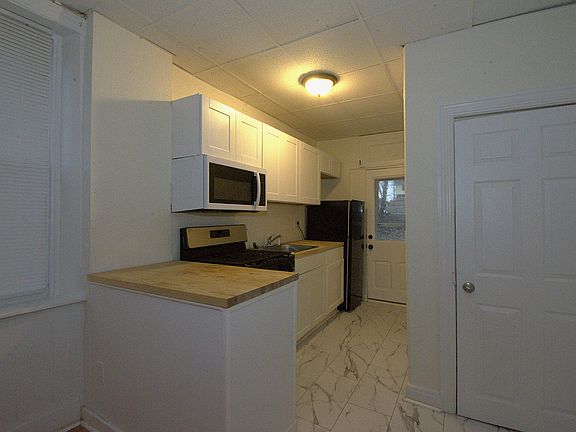 3rd image of 621 N 10th St #4