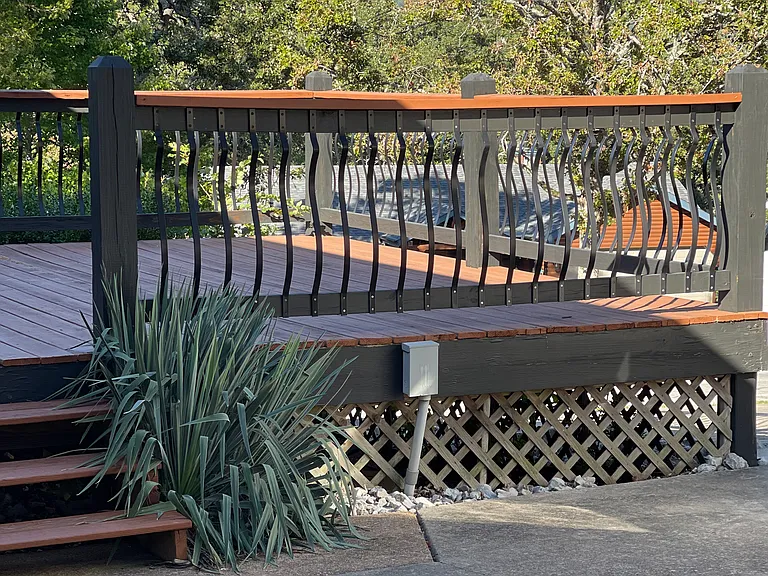 14 Holiday Dr — Photo 3